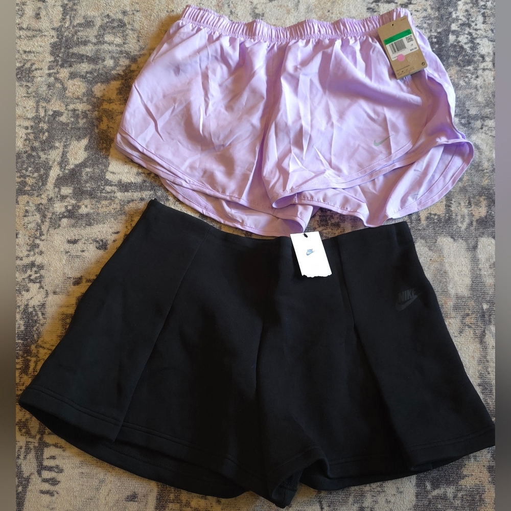 Nike Women's Shorts (2 Piece Bundle) Size XL Nike Tech And Nike Dry Fit